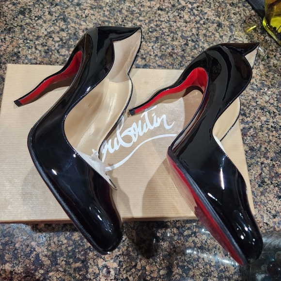 𝘊𝘩𝘳𝘪𝘴𝘵𝘪𝘢𝘯 𝘓𝘰𝘶𝘣𝘰𝘶𝘵𝘪𝘯 𝘸𝘢𝘸𝘺 𝘋𝘰𝘭𝘭𝘺 𝘩𝘦𝘦𝘭*𝘚𝘖𝘓𝘋* - Picture 9 of 16